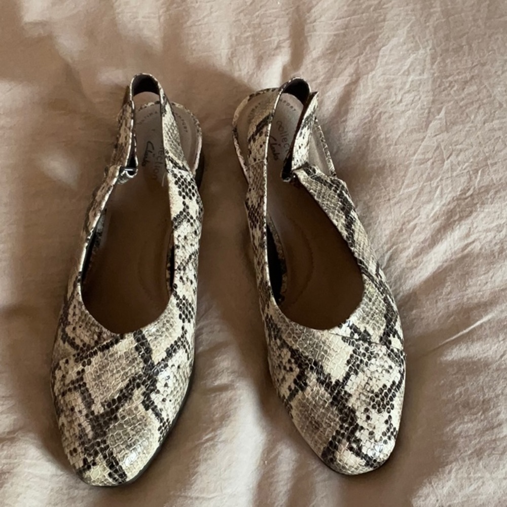 Clarks super comfortable snake slingbacks